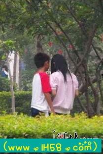 情侣公园吃摸亲视频,甜蜜摸亲视频曝光